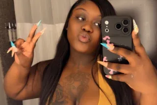 HHR 2 nuts special 1⃣0⃣0⃣ inca... - Image 4