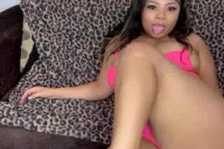 💆🏽♂MASSAGE AND 💋 LIP SERVICE S... - Image 1