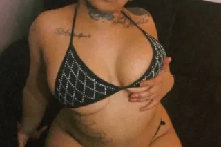 YOUNG SEXY PHAT ASS LIGHTSKIN READY TO HAVE FUN💦😽😍 - Image 1